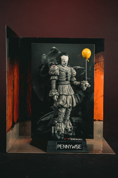 Es Welcome to Derry Movie Maniacs Figur Pennywise (Black &amp; White) 16 cm Image 9