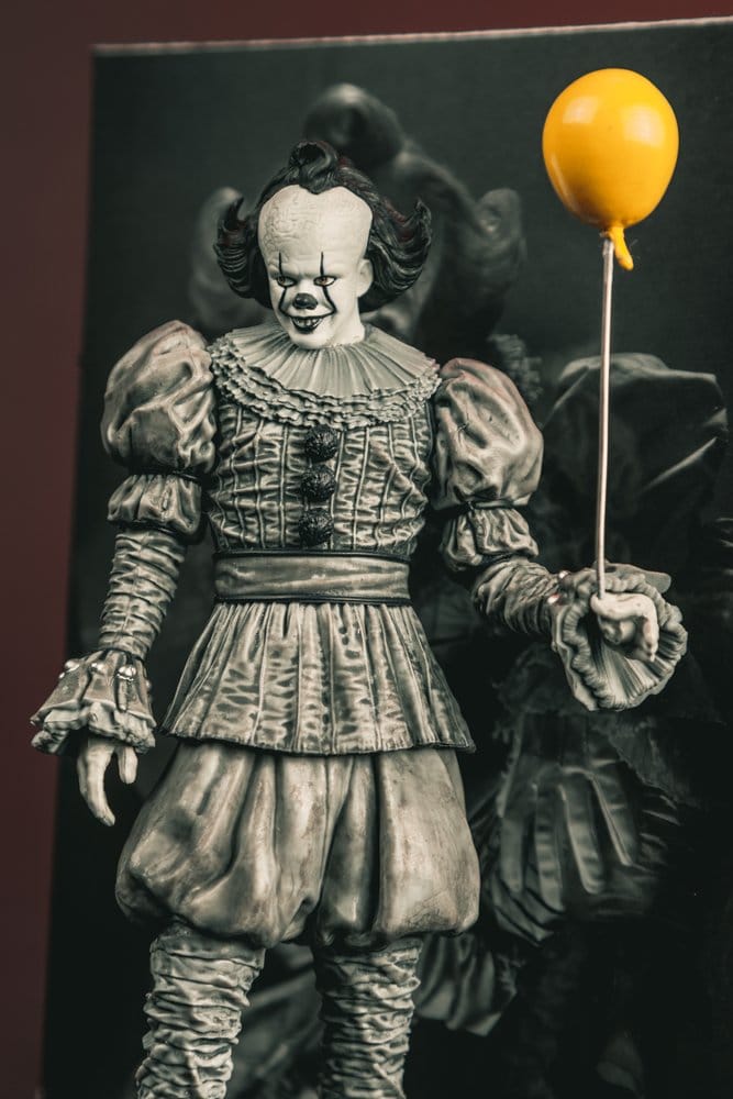 Es Welcome to Derry Movie Maniacs Figur Pennywise (Black &amp; White) 16 cm Image 13