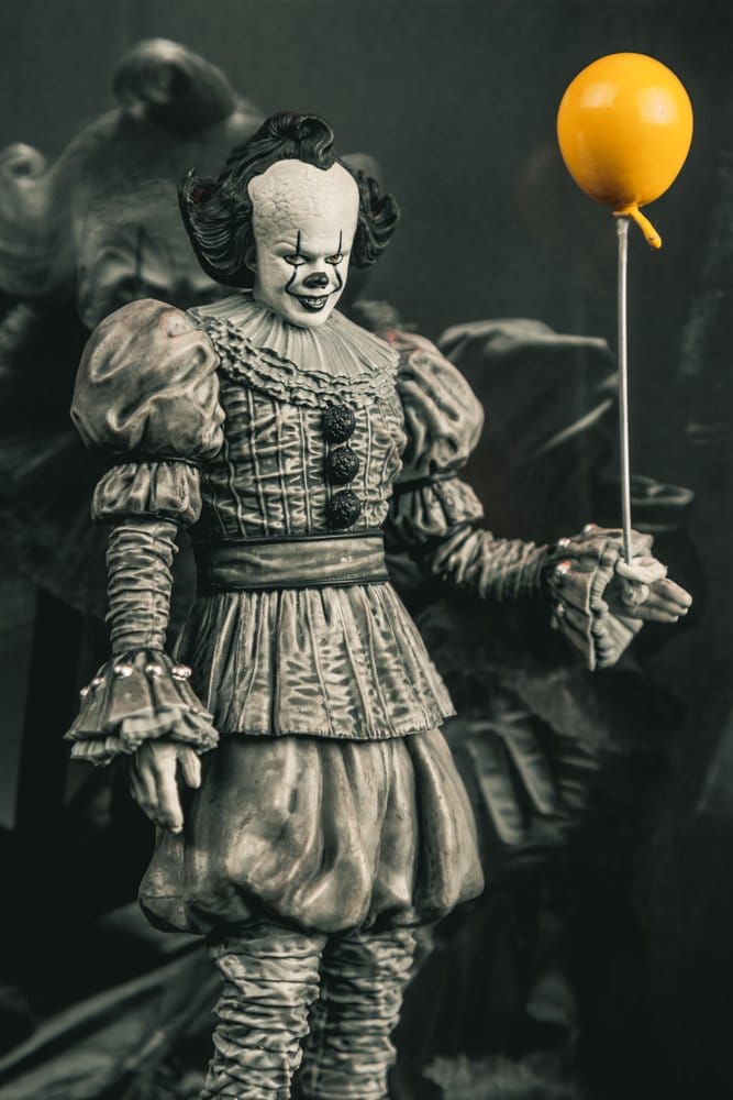 Es Welcome to Derry Movie Maniacs Figur Pennywise (Black &amp; White) 16 cm Image 14