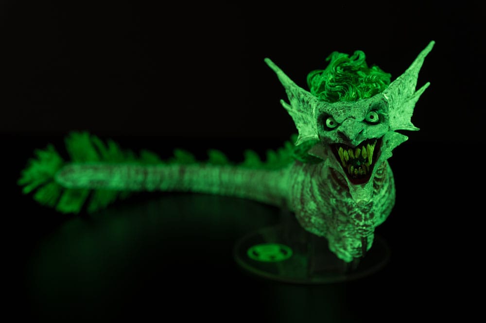 Dark Nights: Metal DC Multiverse Actionfigur The Joker Dragon Glow in the Dark Edition (Gold Label) 25 cm Image 4