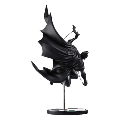 DC Direct Batman Black & White Statue 1/10 Batman by Inhyuk Lee 25 cm Image 2
