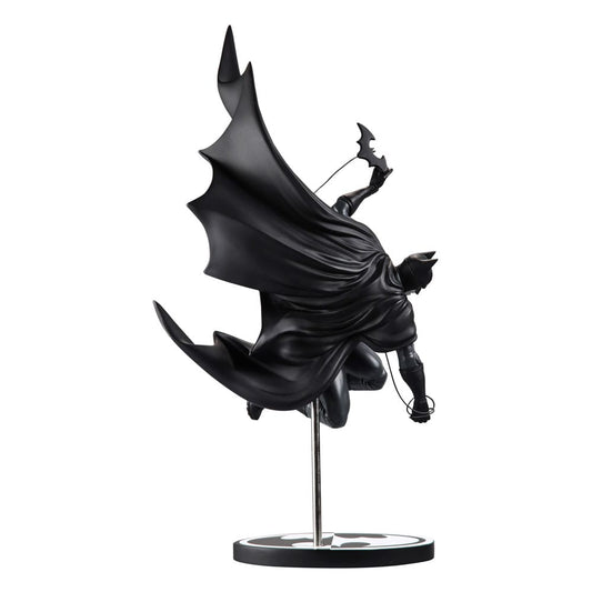 DC Direct Batman Black & White Statue 1/10 Batman by Inhyuk Lee 25 cm Image 2