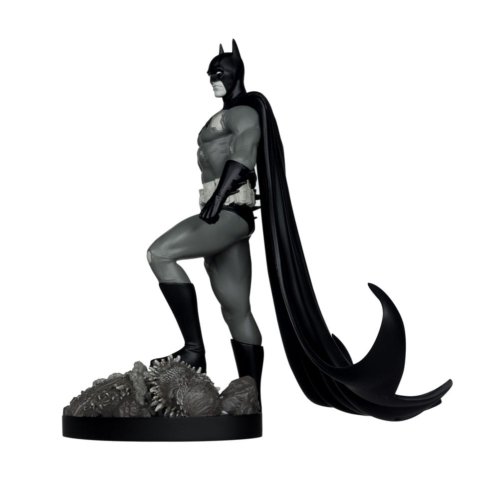 DC Direct Statue 1/10 Batman by Bjorn Barends (Black White) 18 cm Image 3