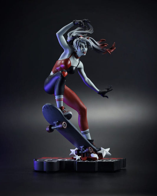 DC Direct Harley Quinn: Red, White & Black Statue 1/10 Harley Quinn by Ivan Tao 20 cm Image 2