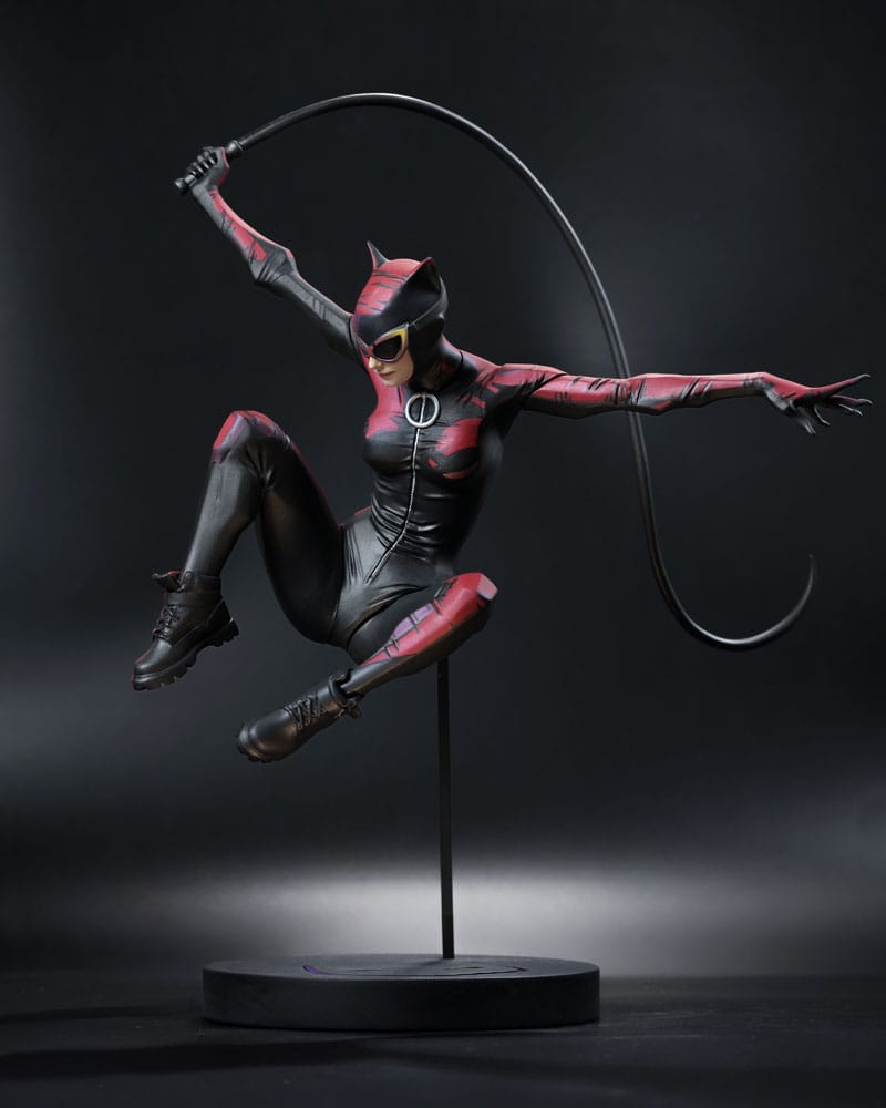 DC Designer Series Statue 1/6 Catwoman by Jock 33 cm Image 2