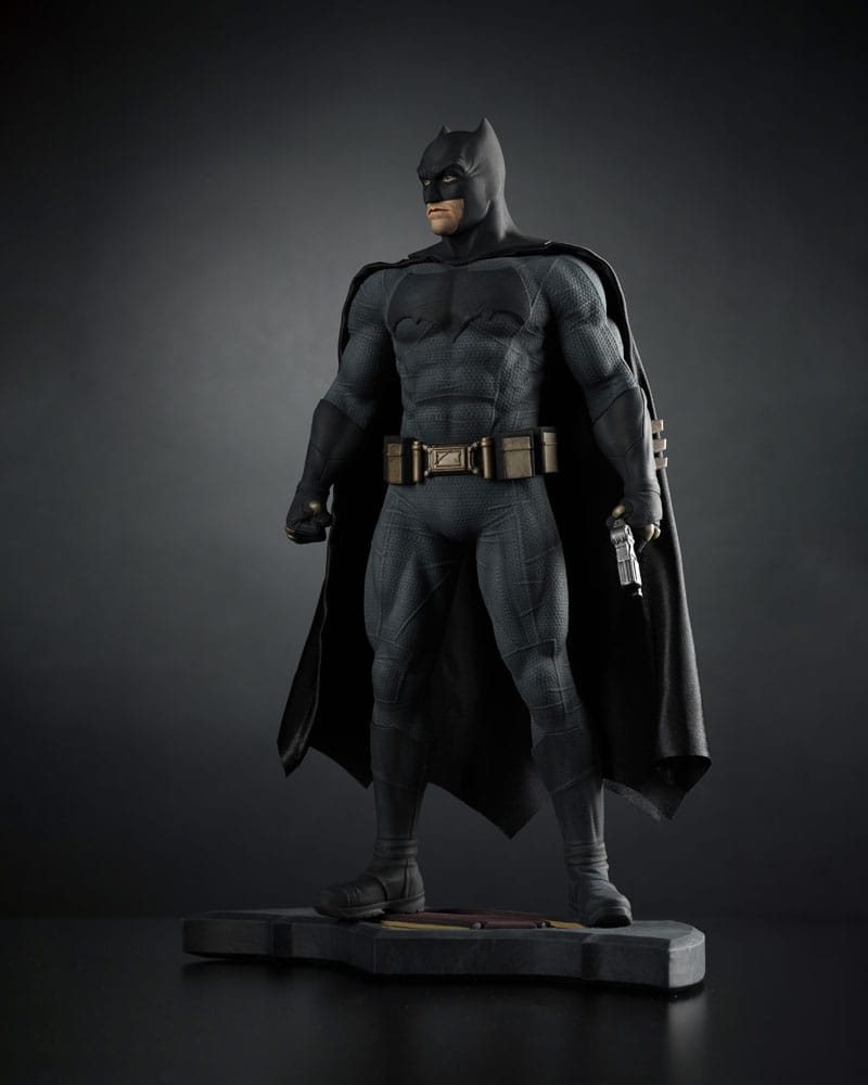 Batman v Superman: Dawn of Justice Statue 1/6 Batman 32 cm Image 5