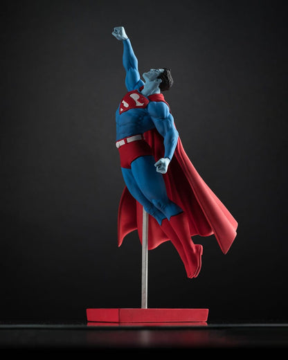 DC Direct Statue 1/10 Superman Red and Blue: Superman by Gary Frank Limited Edition 26 cm Image 6