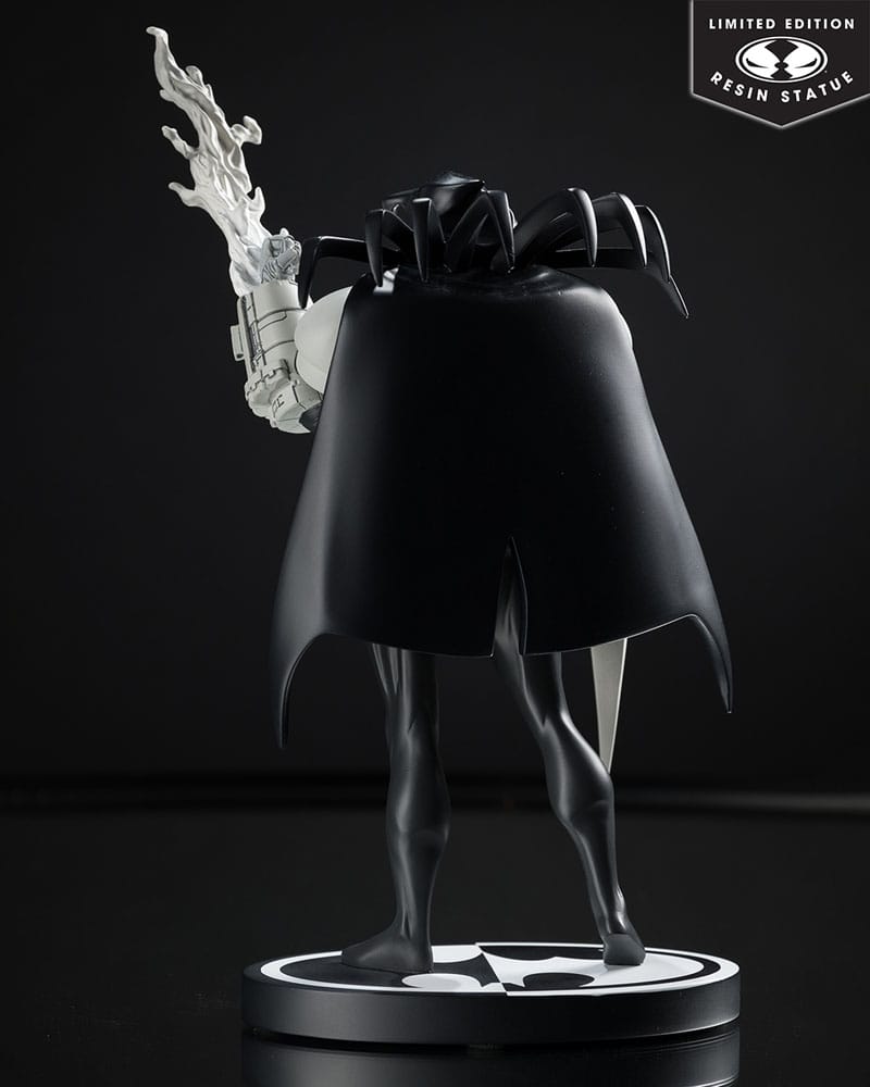 DC Direct Batman: Black & White Statue 1/10 Azrael by Joe Quesada 21 cm Image 6