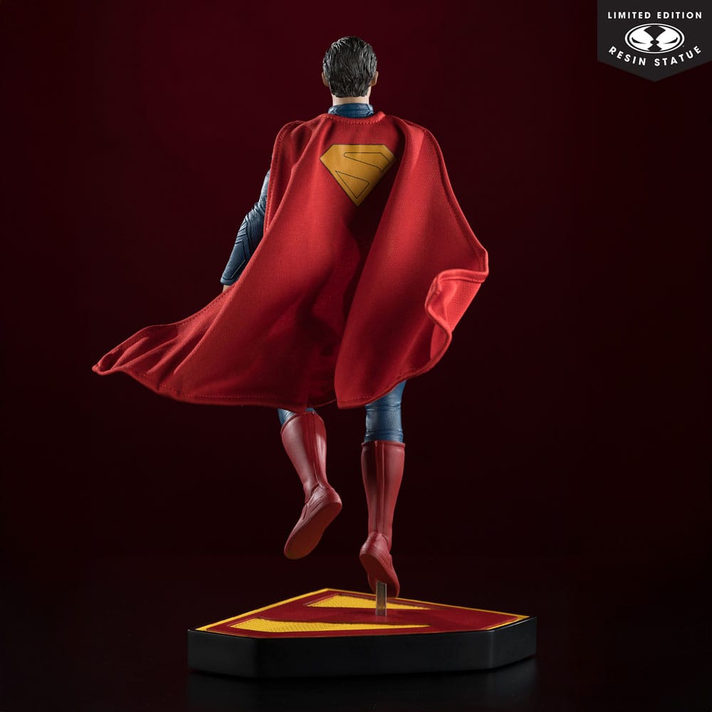Superman (2025) DC Direct 1/6 Statue Superman 35 cm Image 8