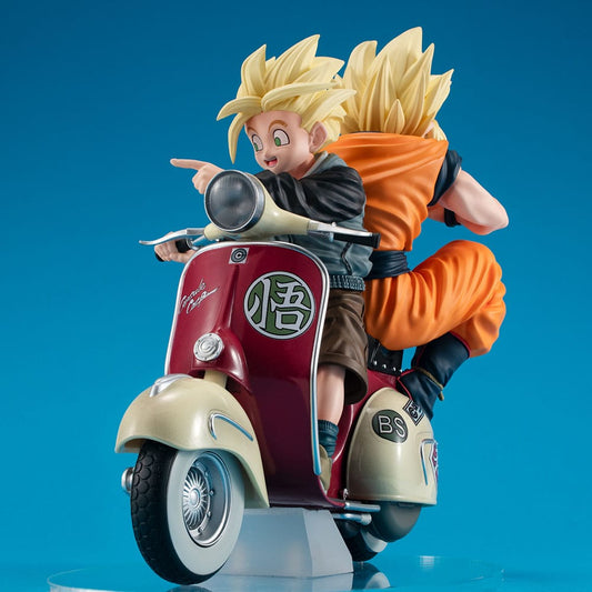 Dragonball Z 05 Desktop Real McCoy PVC Diorama Super Saiyan Son Goku & Super Saiyan Son Gohan & Motorbike 16 cm Image 2