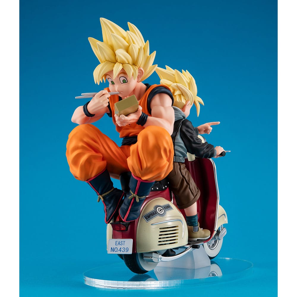 Dragonball Z 05 Desktop Real McCoy PVC Diorama Super Saiyan Son Goku & Super Saiyan Son Gohan & Motorbike 16 cm Image 3