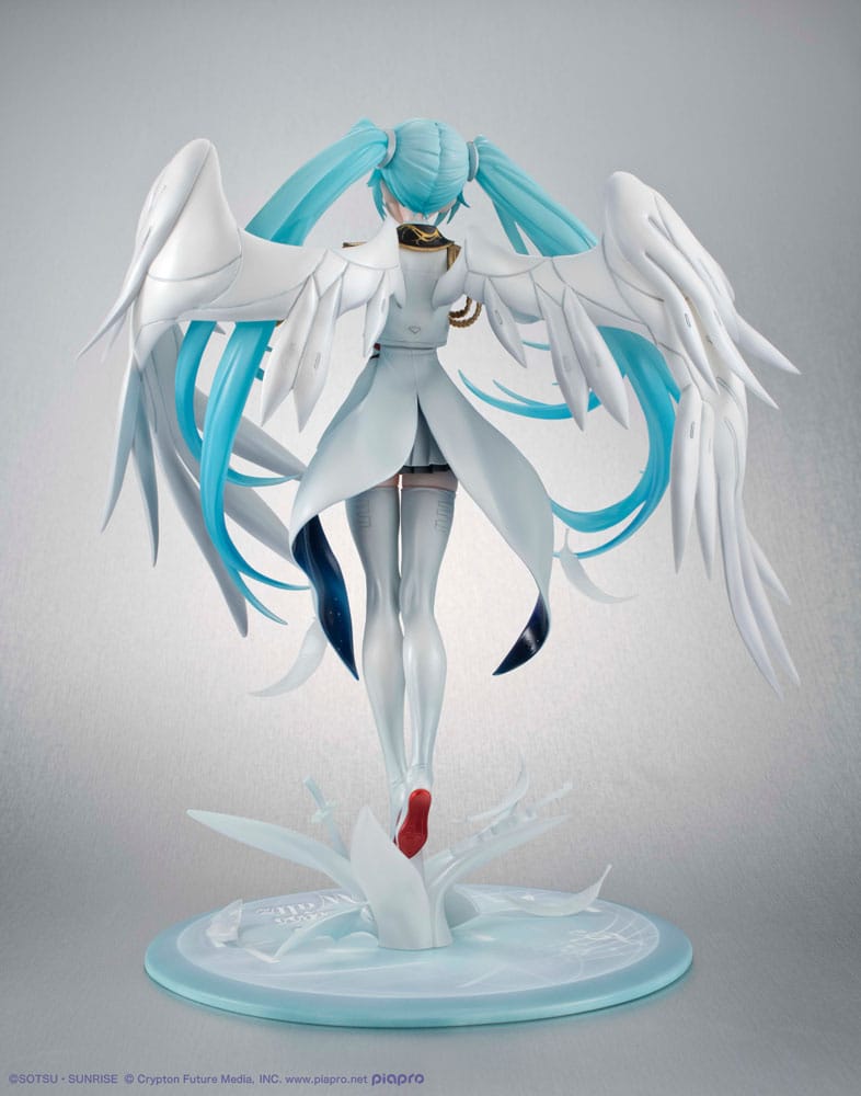 Mobile Suit Gundam x Hatsune Miku Lucrea PVC Statue Hatsune Miku x Wing Gundam Zero EW 45th Anniversary 27 cm Image 4