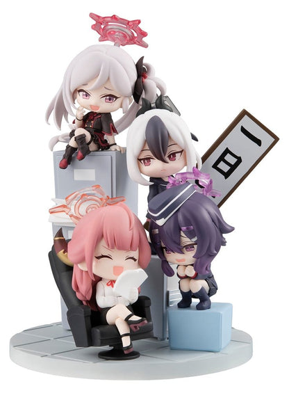 Blue Archive FigUnity PVC Figur 14 cm (with gift) Image 1