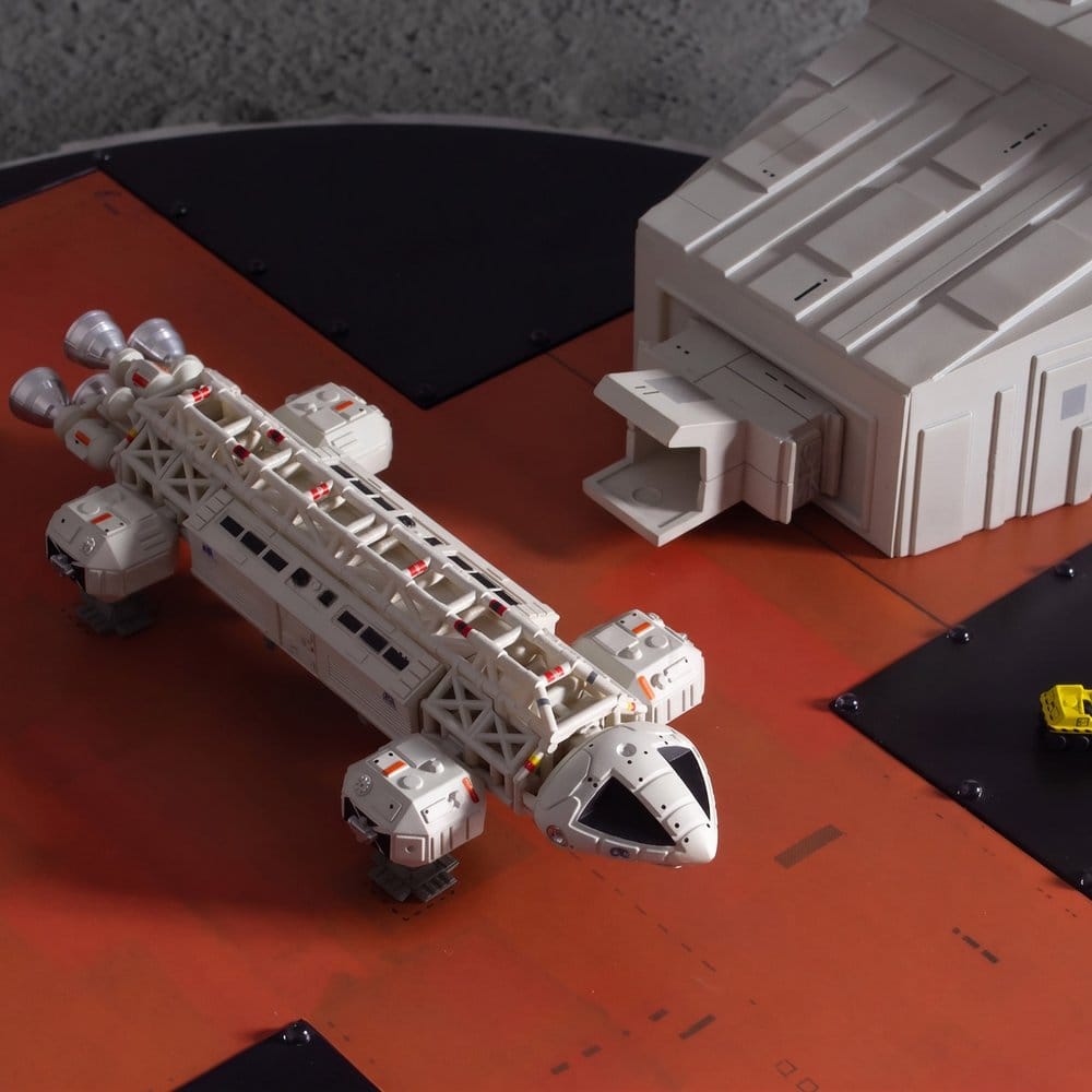 Mondbasis Alpha 1 Spielset Landing Pad (with Eagle Transporter) 46 cm Image 6