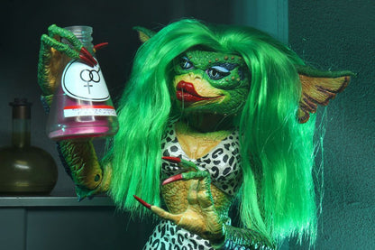 Gremlins 2 Ultimate Actionfigur Greta 15 cm Image 3