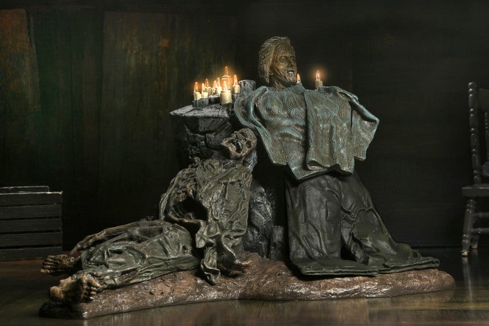Friday the 13th: The Game Diorama Pamela Shrine Image 2