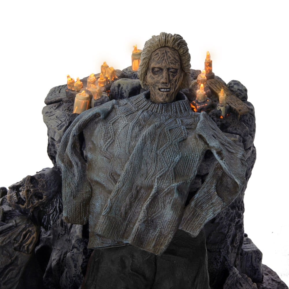 Friday the 13th: The Game Diorama Pamela Shrine Image 7