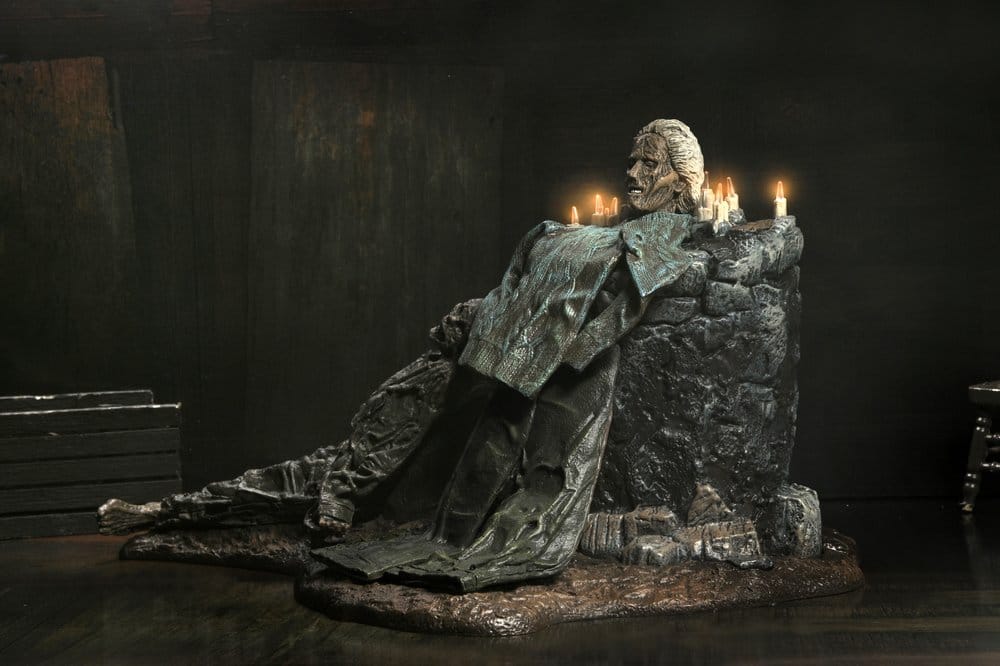 Friday the 13th: The Game Diorama Pamela Shrine Image 11