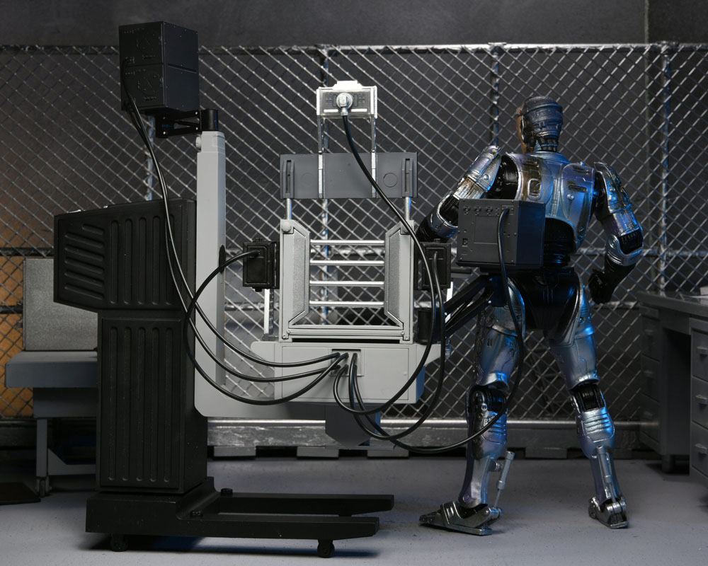 RoboCop Actionfigur Ultimate Battle Damaged RoboCop with Chair 18 cm Image 12