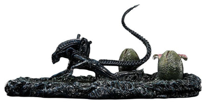 Aliens (Film) Ultimate Diorama Masterline Statue Warrior Xenomorph for Queen Alien 23 cm Image 1