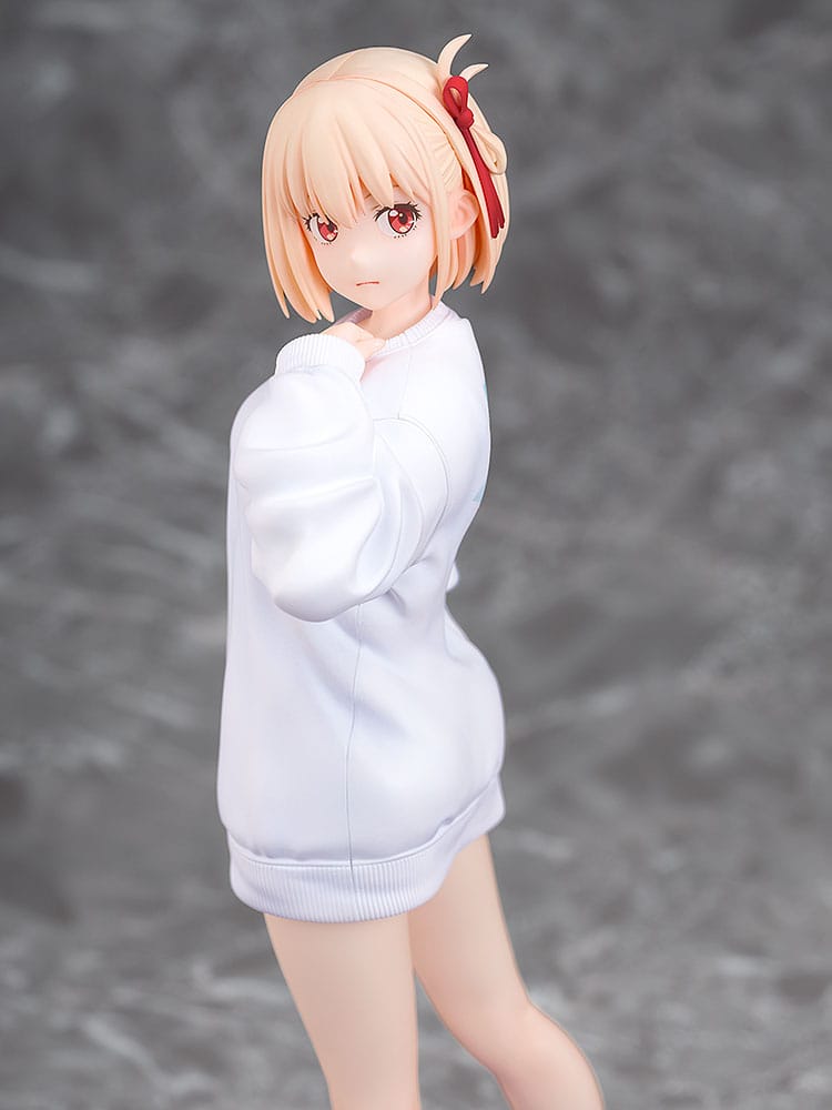 Lycoris Recoil PVC Statue 1/7 Chisato Nishikigi: Oversized Sweatshirt Ver. 25 cm Image 7