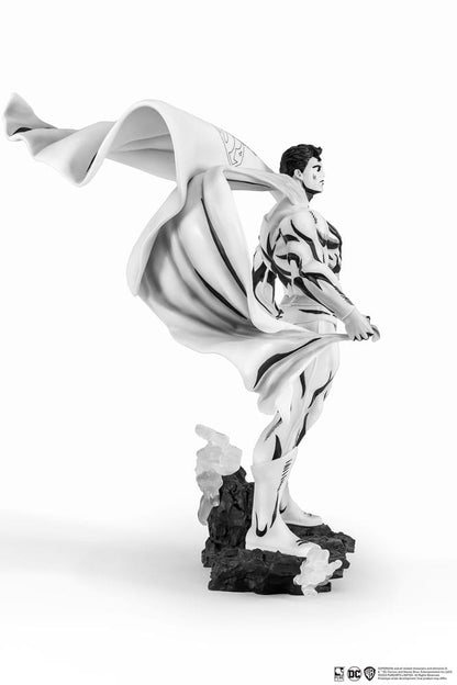 Man of Steel PX PVC Statue 1/8 SDCC 2024 Superman Black & White Version 36 cm Image 4