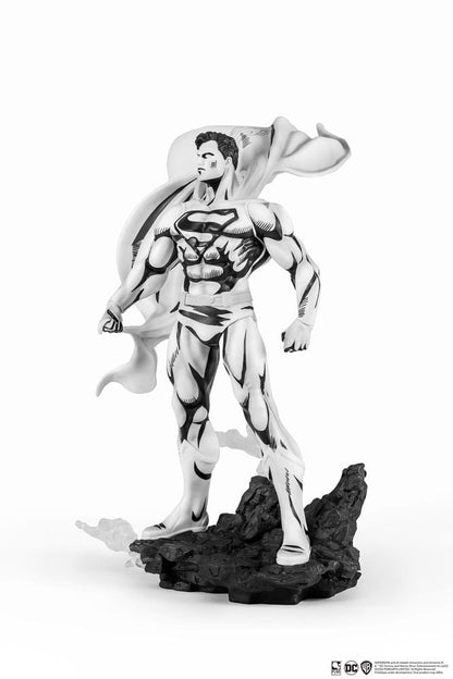 Man of Steel PX PVC Statue 1/8 SDCC 2024 Superman Black & White Version 36 cm Image 6
