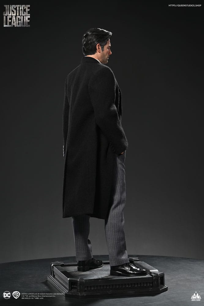 Justice League Statue 1/4 Bruce Wayne (Ben Affleck) 51 cm Image 3