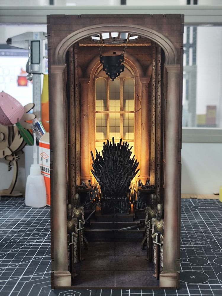 House of the Dragon Tiny Adventures Book Nook Mini-Diorama Iron Throne 23 cm Image 3
