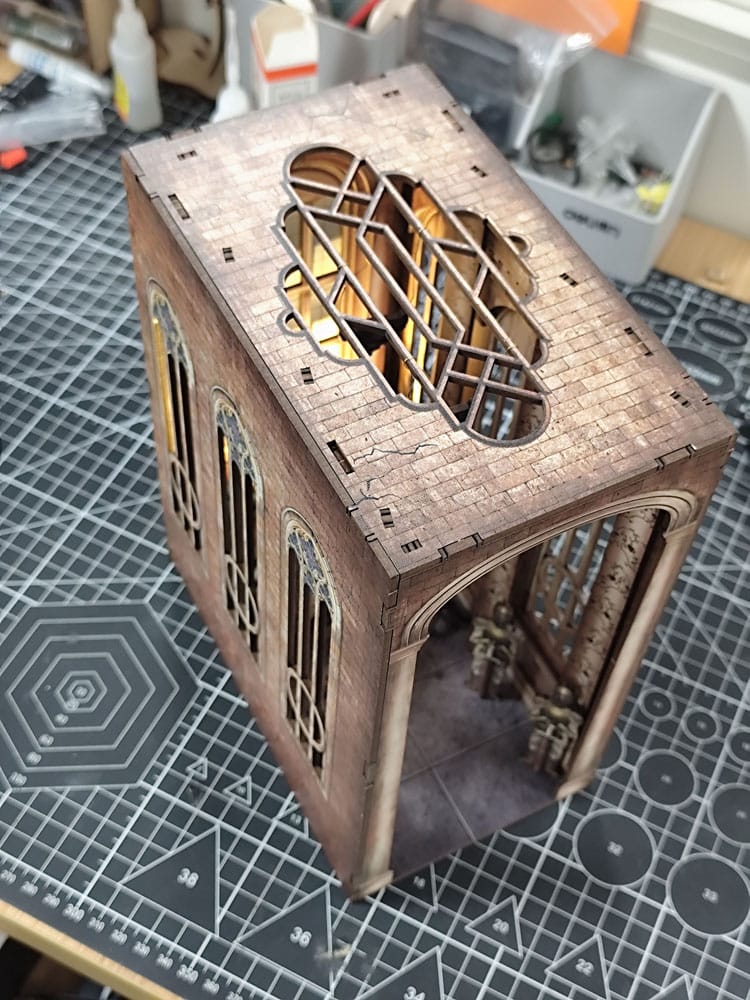 House of the Dragon Tiny Adventures Book Nook Mini-Diorama Iron Throne 23 cm Image 5