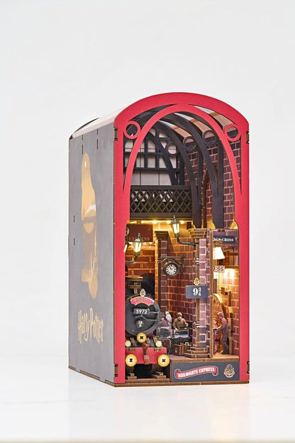 Harry Potter Tiny Adventures Book Nook Mini-Diorama Hogwarts Express 18 cm Image 4