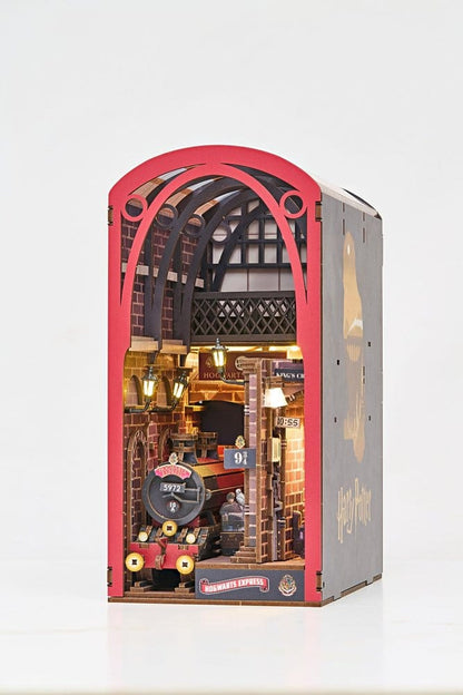 Harry Potter Tiny Adventures Book Nook Mini-Diorama Hogwarts Express 18 cm Image 5