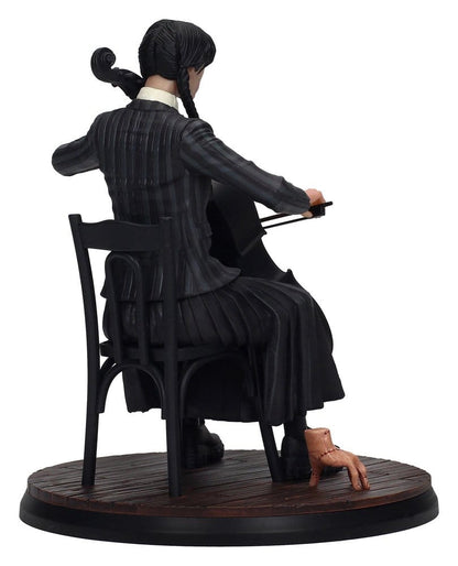 Wednesday Cello-Figur mit figurativem Schlüsselanhänger 20 cm Image 3