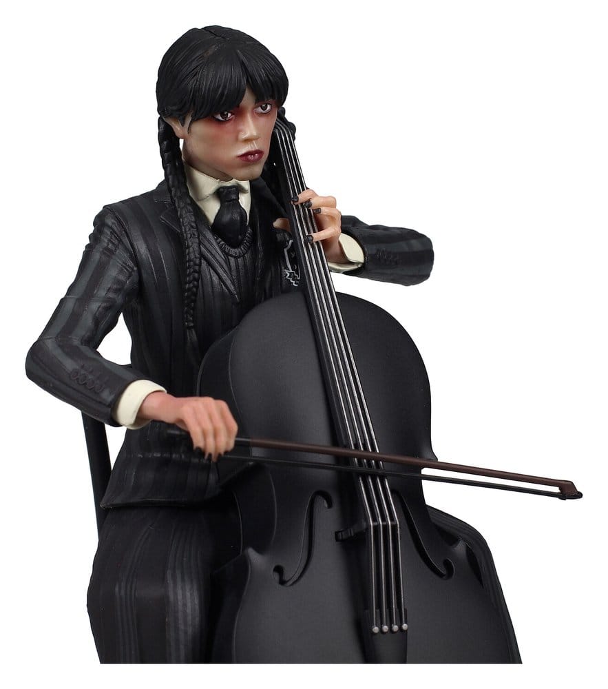 Wednesday Cello-Figur mit figurativem Schlüsselanhänger 20 cm Image 5