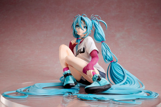 Hatsune Miku Statue 1/4 Yoneyama Mai The Latest Street Style "Cute" 17 cm Image 1