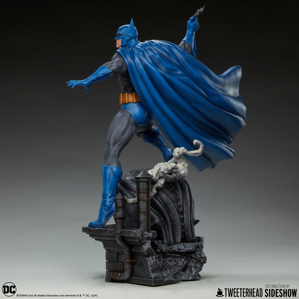 DC Comics Maquette 1/6 Batman (Retro Edition) 50 cm Image 8