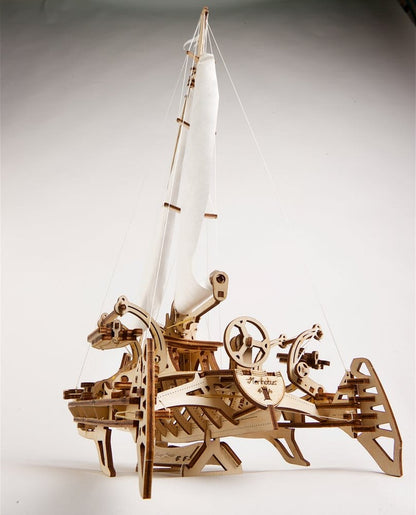 Ugears 3D-Holzpuzzle Trimaran Merihobus Image 6